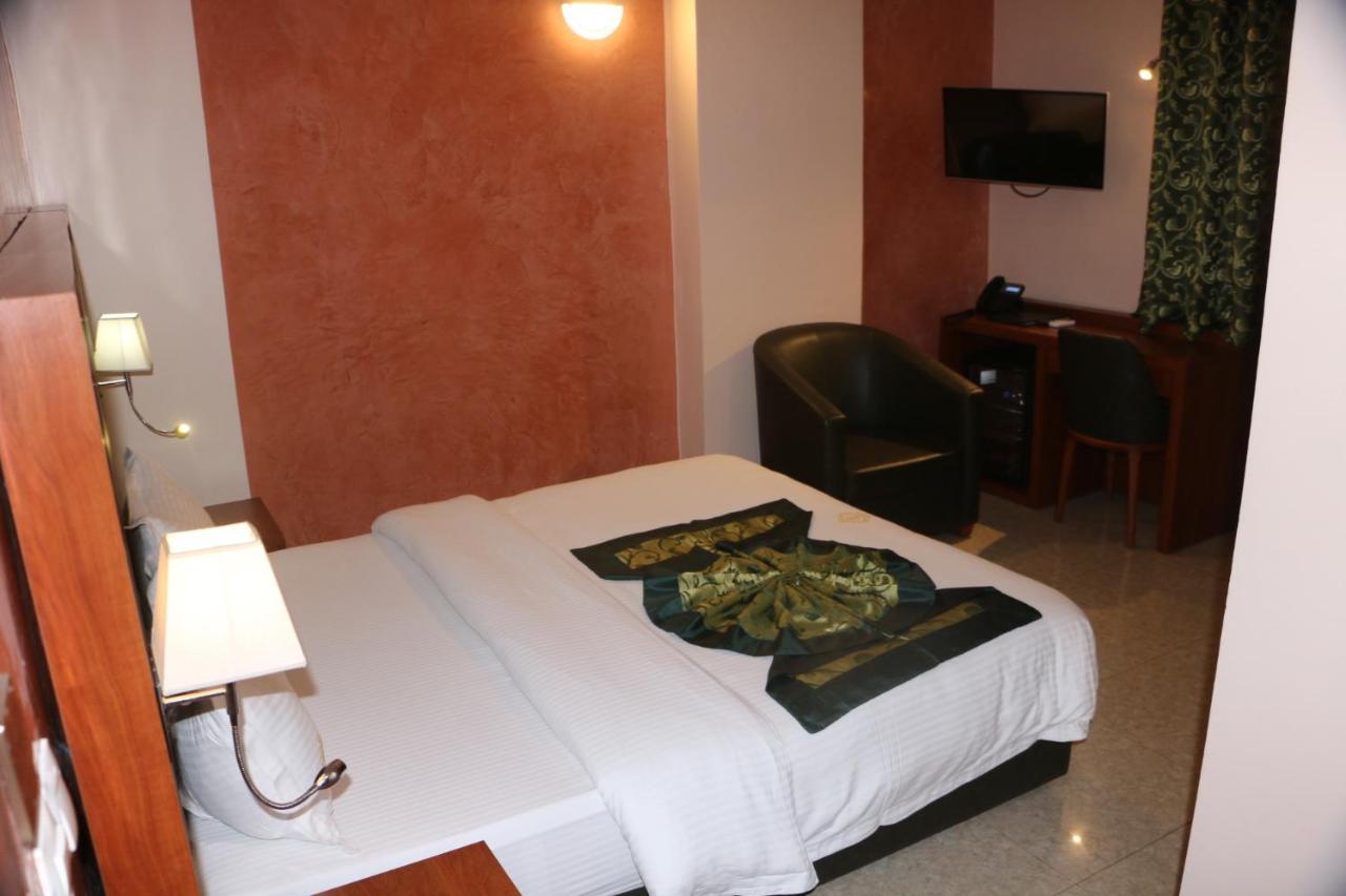 Hotel Jouvence International Yaoundé Exterior foto