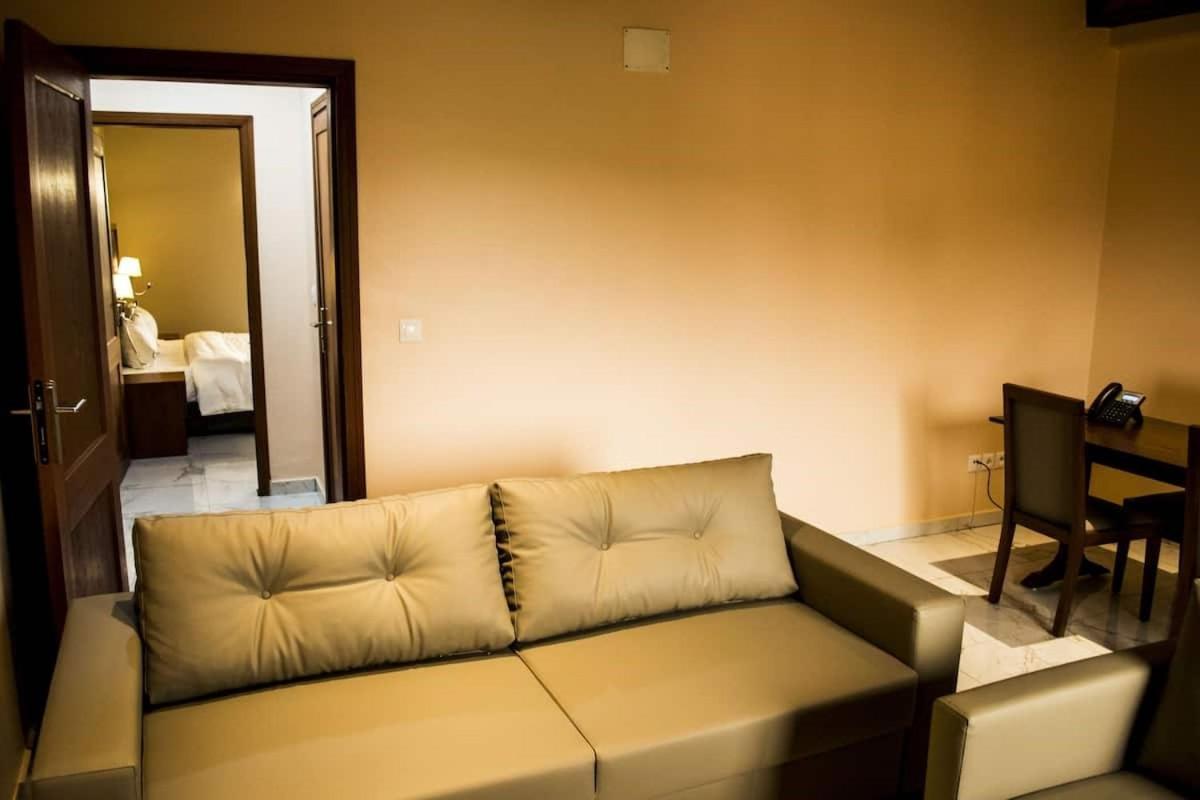 Hotel Jouvence International Yaoundé Exterior foto
